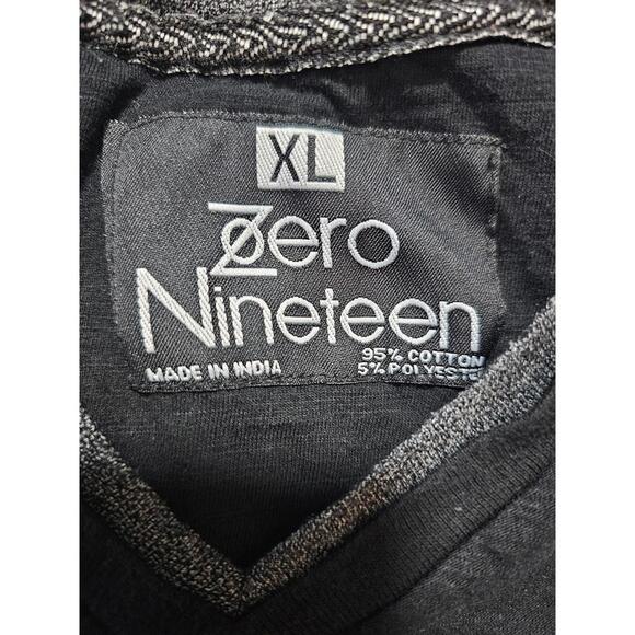 Men's Zero Nineteen Shirt Size X Large Black Short Sleeve Front Pocket V Neck - Picture 2 of 7